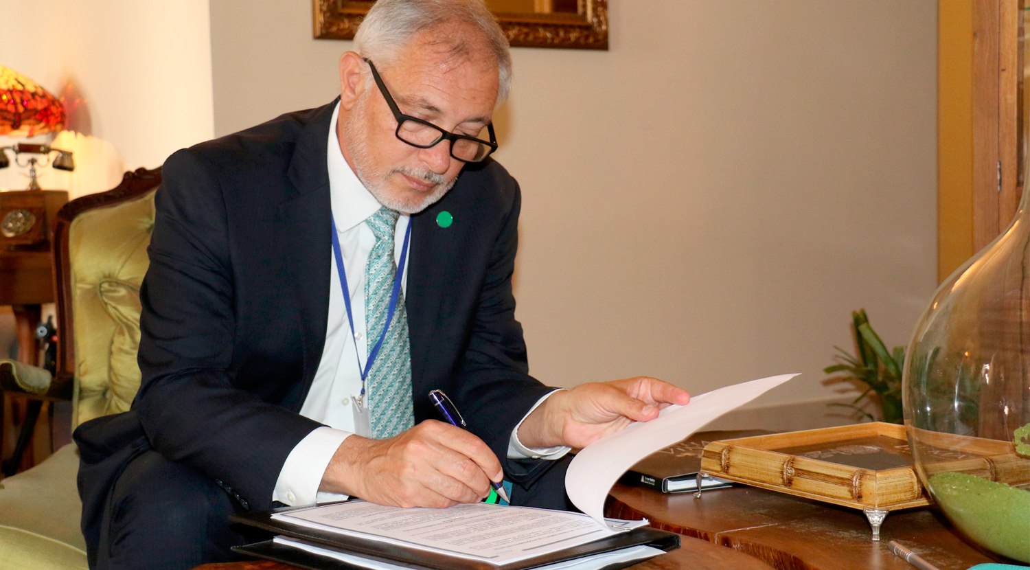 FIRMA CONTRATO