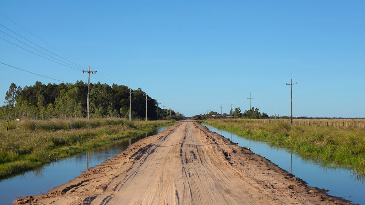 Mejoramiento de caminos vecinales en Paraguay