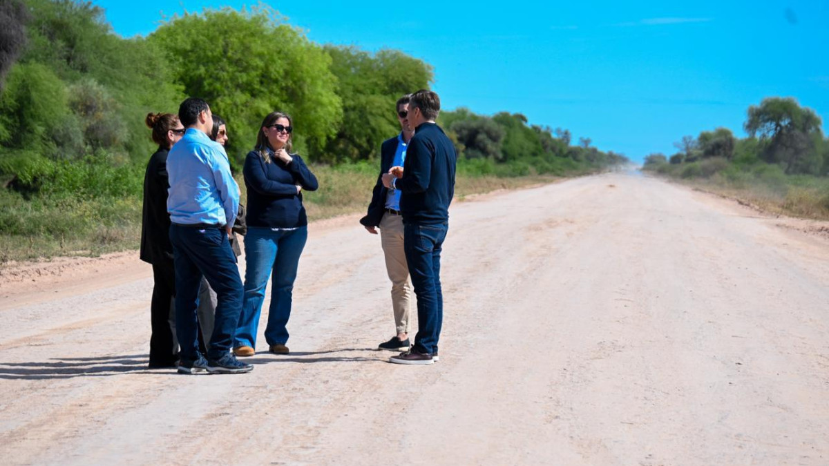 El gobernador Leandro Zdero junto a FONPLATA y funcionarios de Naci&oacute;n, estuvieron en Miraflores para avanzar en el proyecto de financiamiento internacional de la Ruta Provincial N&deg;9, en el tramo Miraflores &ndash; Las Hacheras.